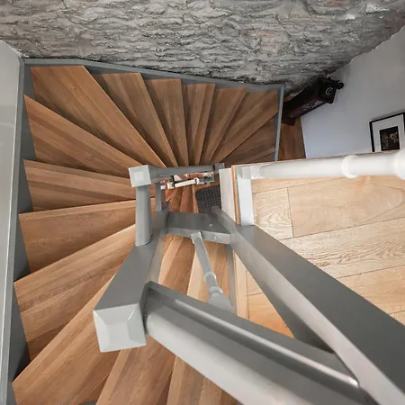 Airhome - Royal Family Apartmán *