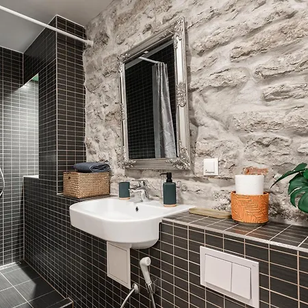 Airhome - Royal Family Tallinn