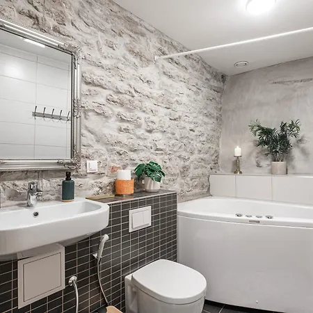 Airhome - Royal Family Korter