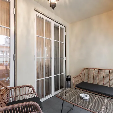 Airhome - Royal Family Apartment