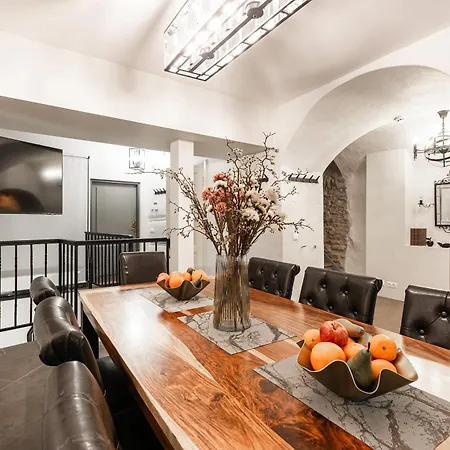 Apartman Airhome - Royal Family