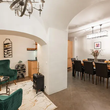 Airhome - Royal Family Apartman Tallinn