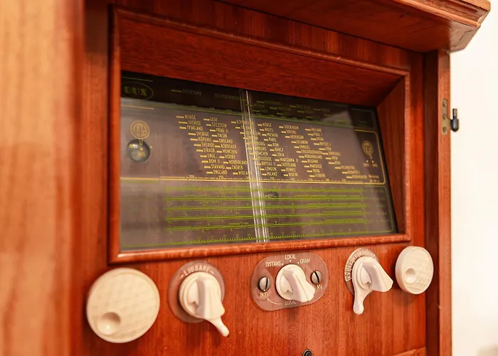 Airhome - Royal Family タリン