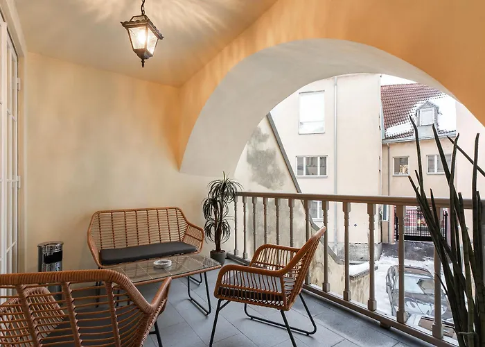 Airhome - Royal Family * Таллин