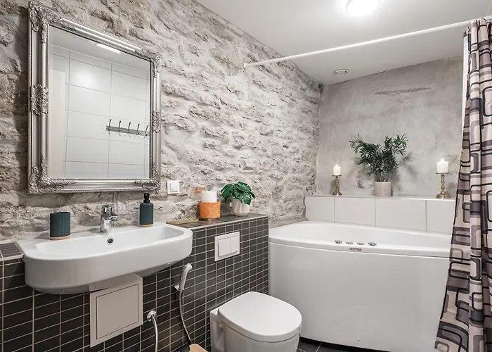 Airhome - Royal Family アパート