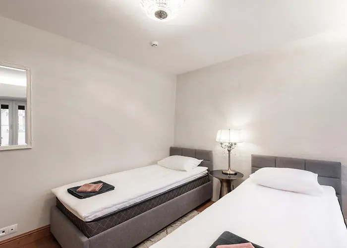 Airhome - Royal Family 塔林