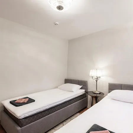 Airhome - Royal Family 塔林