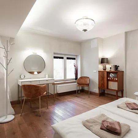 Airhome - Royal Family * 塔林