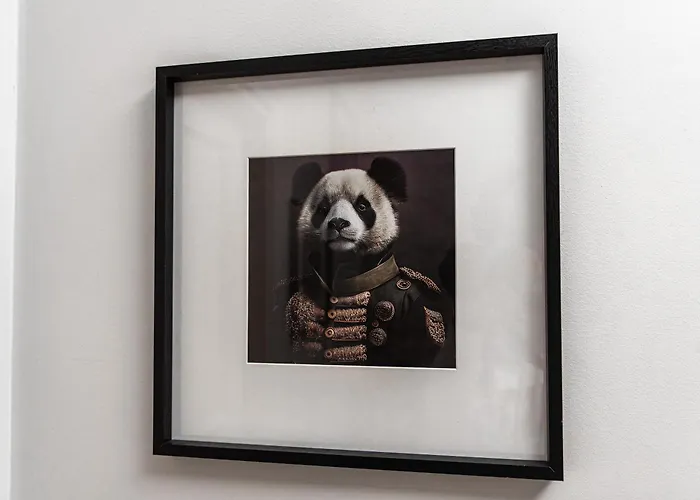 Airhome - Royal Family