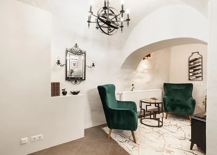 Airhome - Royal Family * Reval